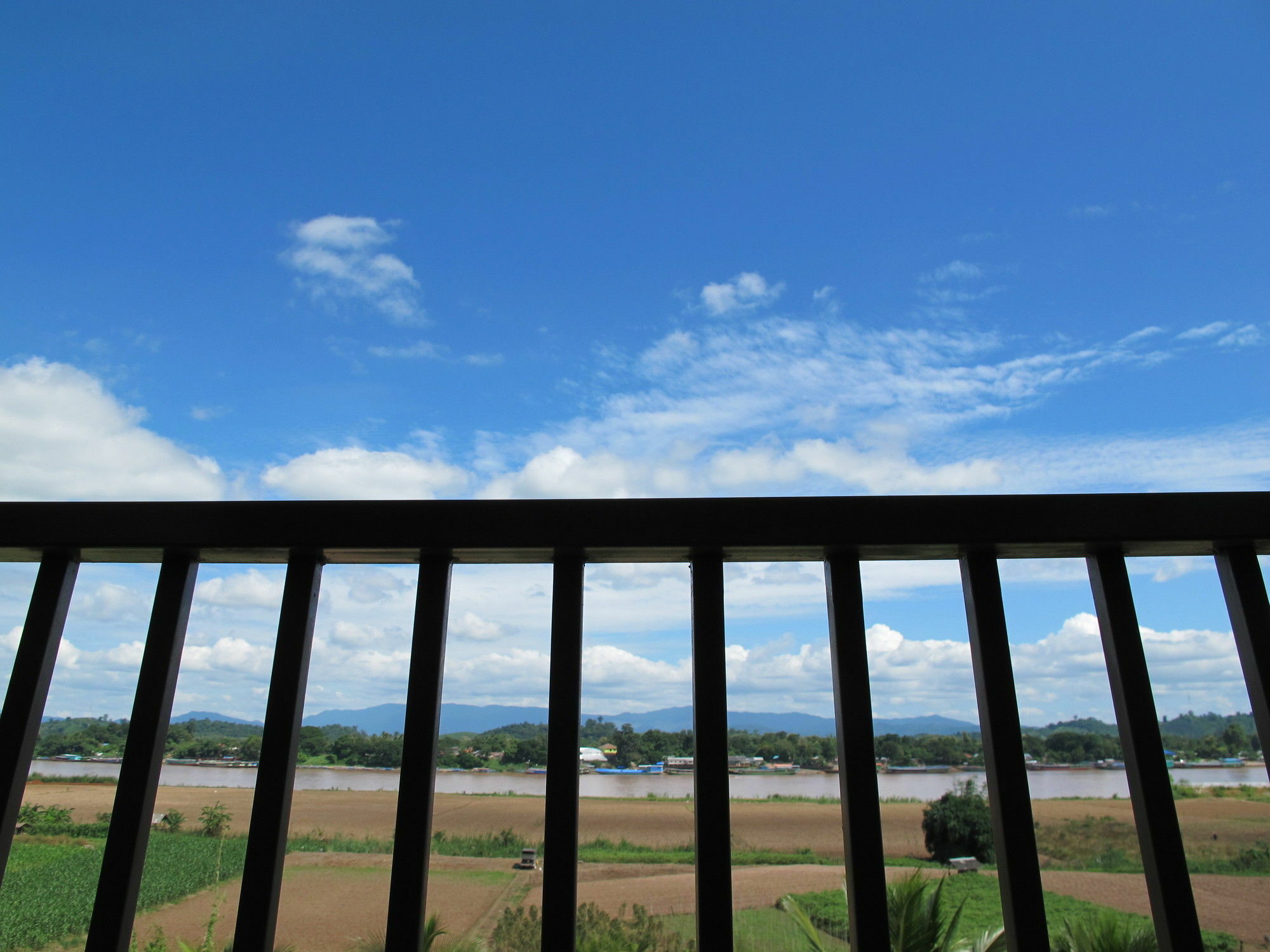 Sabai Hotel At Chiang Saen Bagian luar foto